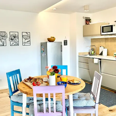 Snug 5 - Design Mit Sonnenbalkon, Ruhig, Zentral הרשינג אם אמרזי