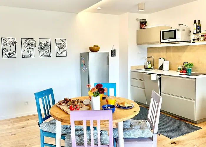 Snug 5 - Design Mit Sonnenbalkon, Ruhig, Zentral 海瑞星阿莫斯